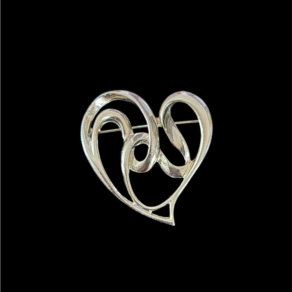 Artistic Gold Tone Heart Brooch with Abstract Design